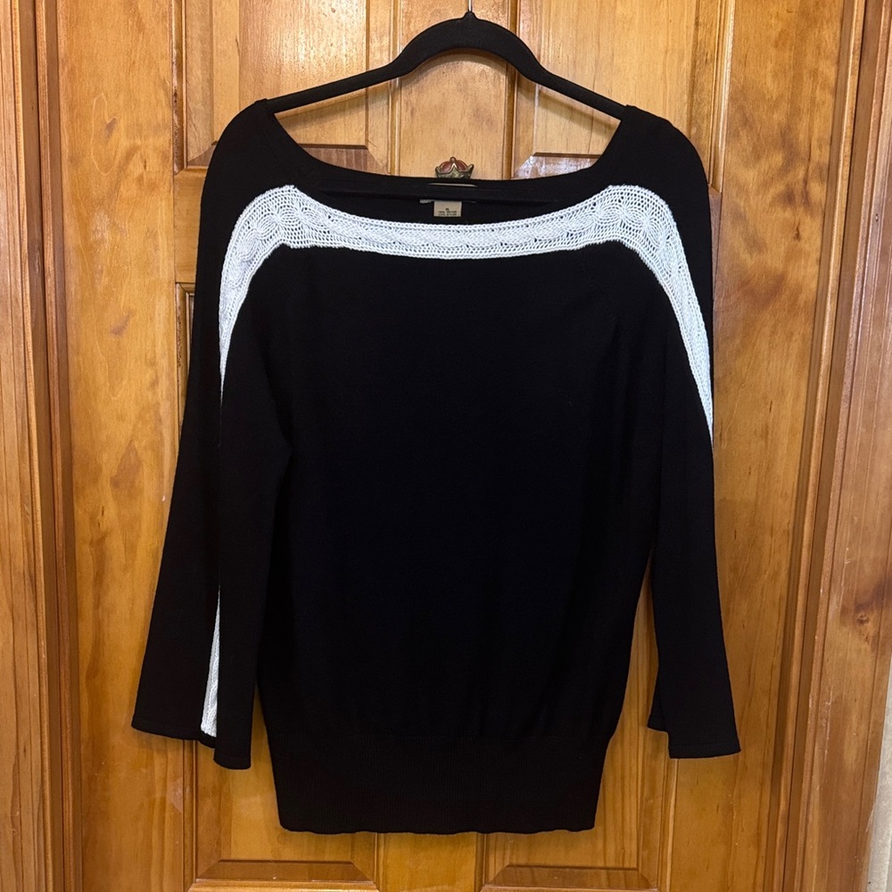 Peck & Peck Black and White Crew Neck Sweater
